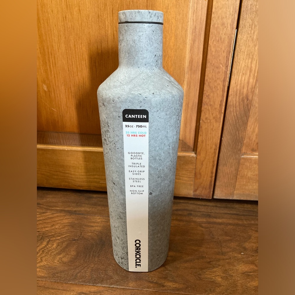 Corkcicle Marble Stone Canteen 25 oz.  NWT